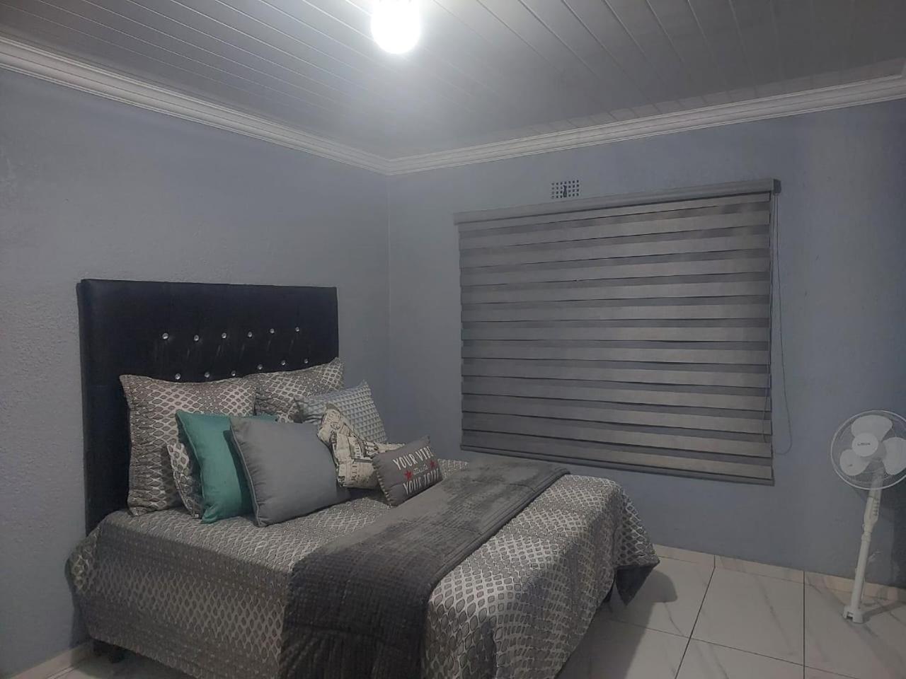 Mihandzu Guesthouse Randfontein Extérieur photo