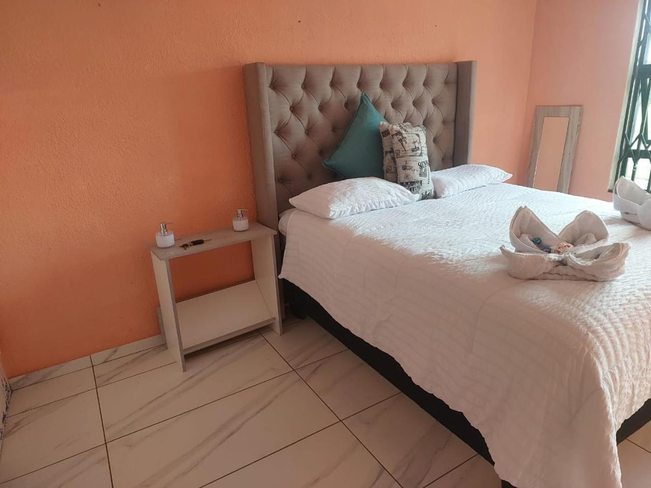 Mihandzu Guesthouse Randfontein Extérieur photo